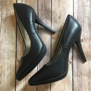 Limelight Black Heels. Size 7.